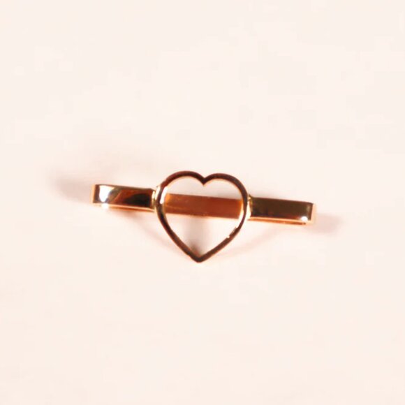 18k Gold Heart Watch Charm Bar - Picture 2 of 8